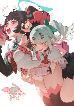 3girls absurdres ahoge angels_of_delusion aria_(zenless_zone_zero) arm_warmers black_hair black_skirt bow chinese_commentary clothing_cutout commentary_request crying flying_sweatdrops green_bow green_eyes green_hair green_nails hair_bow halo highres multiple_girls nangong_yu navel navel_cutout necktie open_mouth pink_arm_warmers pink_bag pink_hair red_eyes red_necktie robot_girl shirt simple_background skirt smile sunna_(zenless_zone_zero) tian_luo_bo tickling tickling_stomach white_background white_shirt white_wings winged_bag wings zenless_zone_zero