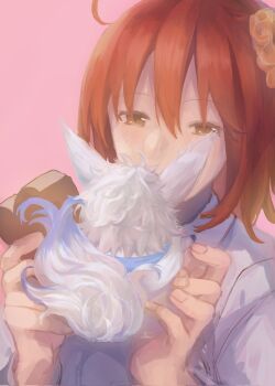 1girl ahoge collared_shirt facing_viewer fate/grand_order fate_(series) fingernails fou_(fate) fujimaru_ritsuka_(female) hair_between_eyes hair_ornament hair_scrunchie highres holding light_blush long_sleeves looking_at_animal medium_hair orange_eyes orange_hair pink_background scrunchie senmochi_02 shirt simple_background sketch upper_body white_shirt