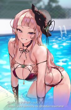 1girl atelier_(series) atelier_resleriana bikini black_hat blue_sky blurry blurry_background blush breasts choker cleavage day earrings grin hat haze_(7h4ze) heterochromia highres jewelry lara_trockel large_breasts leaning_forward long_hair looking_at_viewer mismatched_pupils multicolored_hair outdoors pink_eyes pink_hair pool pool_ladder poolside purple_eyes red_bikini red_choker sky smile solo streaked_hair swimsuit thighs two-tone_hair water white_hair
