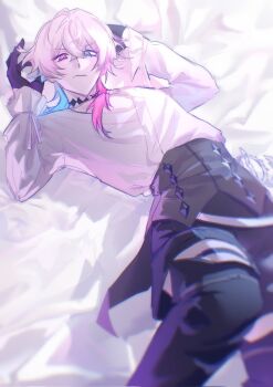 1boy alister_(aifswrr) bed_sheet bishounen black_gloves black_shorts blue_eyes blue_hair commentary diamond_choker eyelashes eyeshadow gavis_bettel gavis_bettel_(1st_costume) gloves grey_hair hair_between_eyes heterochromia highres holostars holostars_english looking_at_viewer lying makeup male_focus medium_hair multicolored_hair on_back on_bed pink_eyes pink_eyeshadow pink_hair shirt shorts solo symbol-only_commentary virtual_youtuber