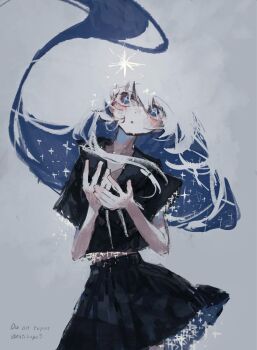 +_+ 1girl black_shirt black_skirt blue_hair blush highres mitikage7 multicolored_hair original shirt skirt solo star_(symbol) tagme white_background white_hair