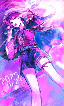 1girl black_shorts blue_eyes blue_hair bracelet chinese_commentary colored_tips commentary_request dated girls_band_cry highres holding holding_microphone iseri_nina jewelry kuuhaku_to_catharsis microphone mu6051718 multicolored_hair open_mouth purple_hair purple_theme red_shirt shirt shorts solo teeth thigh_strap upper_teeth_only