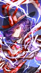 Rule 34 | 1girl, aokihatoba 01, black hat, blue background, bow, capelet, closed mouth, commentary request, electricity, hair over one eye, hat, hat bow, highres, nagae iku, purple hair, red bow, red eyes, shawl, short hair, solo, touhou, twitter username, white capelet