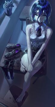 1girl absurdres barefoot black_choker black_shorts black_socks blue_hair breasts chainsaw_man choker classroom collared_shirt green_eyes grenade_pin hair_between_eyes highres indoors kenka_(user_hrjm2543) knee_up loafers looking_at_viewer medium_breasts medium_hair reze_(chainsaw_man) shirt shoes shorts sleeveless sleeveless_shirt socks solo unworn_shoes wet wet_clothes wet_hair wet_shirt white_shirt window