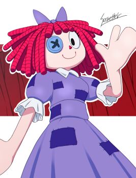 1girl artist_name asymmetrical_eyes black_eyes blue_bow blue_dress border bow breasts button_eyes buttons closed_mouth collared_dress commentary cowboy_shot dress frilled_sleeves frills hair_bow hand_up highres long_dress long_hair looking_at_viewer medium_breasts mismatched_eyes outline outside_border patchwork_clothes puffy_short_sleeves puffy_sleeves ragatha_(the_amazing_digital_circus) ragdoll red_background red_hair secretter short_sleeves signature simple_background smile solo the_amazing_digital_circus triangle_nose waving white_border white_outline