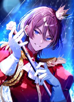 aiguillette ascot bishounen blue_background blue_eyes brooch brown_hair crown epaulettes glint gloves hair_between_eyes highres holding holding_scepter idol idol_clothes jacket jewelry juliet_sleeves king_of_prism long_sleeves looking_at_viewer male_focus norizuki_jin pretty_rhythm pretty_series puffy_sleeves red_jacket scepter short_hair smile solo spotlight tawan_(46okuneeen) upper_body white_ascot white_gloves