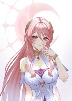 1girl aoiabyss bare_shoulders bracelet breasts cleavage commentary crescent_moon dress english_commentary genshin_impact gold_choker gradient_background hand_up head_wreath highres jewelry large_breasts long_hair moon off-shoulder_dress off_shoulder pendant_choker pink_eyes pink_hair simple_background sleeveless sleeveless_dress smile solo sonnet_(genshin_impact) upper_body white_background white_dress