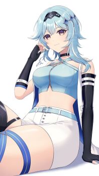 1girl alternate_costume belt black_choker black_gloves black_hairband blue_belt blue_shirt breasts choker commentary_request criss-cross_halter elbow_gloves eula_(flame_fusion)_(genshin_impact) eula_(genshin_impact) fingerless_gloves genshin_impact gloves hairband halterneck highres jacket knee_up large_breasts looking_at_viewer medium_breasts midriff purple_eyes shirt short_shorts shorts sitting sleeveless sleeveless_jacket smile solo white_background white_jacket white_shorts yopi_ponn