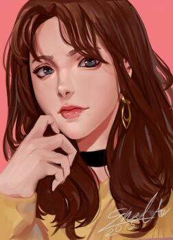 1girl 2019 absurdres black_choker blue_eyes brown_hair choker closed_mouth earrings highres jewelry long_hair looking_at_viewer original pink_background sheryl_01 sherylnome shirt simple_background yellow_shirt