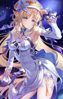 1girl armpits beret blonde_hair blue_background blue_eyes breasts commentary_request cross-shaped_pupils detached_sleeves dress facial_mark forehead_mark genshin_impact hand_up hat highres looking_at_viewer medium_breasts nicole_(genshin_impact) parted_lips pointy_ears sleeveless sleeveless_dress solo symbol-shaped_pupils wanatsu_15 white_dress white_hat white_sleeves