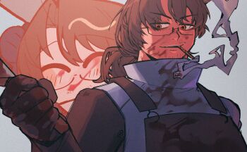 1boy absurdres apron bags_under_eyes beard_stubble blood blood_on_cheek blood_on_clothes blood_on_face blood_on_hands bloody_knife bloody_weapon brown_gloves brown_hair chibi chibi_inset cigarette cleaver dirty dirty_clothes dirty_face elbow_gloves eyes_visible_through_hair facial_hair from_side glasses gloves gregor_(project_moon) hair_between_eyes half-closed_eyes hand_up highres holding holding_cleaver holding_knife holding_weapon kitchen_knife knife limbus_company long_hair long_sleeves looking_at_hand looking_down low_ponytail male_focus mouth_hold parted_bangs parted_lips ponytail project_moon r.b._(identity)_(project_moon) semi-rimless_eyewear shirt simple_background smile smirk smoke smoking stubble teeth turtleneck turtleneck_shirt under-rim_eyewear upper_body upper_teeth_only weapon white_shirt yellow_eyes