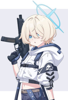 1girl arius_student_(blue_archive) armband belt black_armband blonde_hair blue_archive blue_gloves blue_halo blue_shorts blush brown_belt gloves gun hair_between_eyes halo highres holding holding_gun holding_weapon hood hooded_jacket jacket looking_at_viewer midriff navel short_hair short_sleeves shorts simple_background skull_print solo upper_body weapon welchsbinn white_jacket