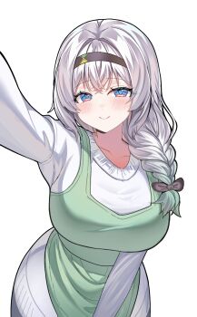 1girl absurdres apron blue_pupils blush bow braid brown_hair closed_mouth commentary_request devl_ga_aru firefly_(honkai:_star_rail) gradient_eyes gradient_hair green_apron grey_hair hair_between_eyes hair_bow hair_intakes highres honkai:_star_rail honkai_(series) long_hair multicolored_eyes multicolored_hair simple_background single_braid smile solo sweater white_background white_sweater