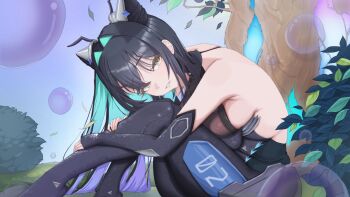 1girl aqua_hair backless_bodysuit black_bodysuit black_hair black_nails bodysuit breasts bubble bush colored_inner_hair commentary_request goddess_of_victory:_nikke grass hair_intakes highres honeycomb_(pattern) honeycomb_print kiki_(akasaka0818) large_breasts leaf little_mermaid_(nikke) long_hair multicolored_hair number_print purple_hair sideboob sitting solo tree very_long_hair yellow_eyes