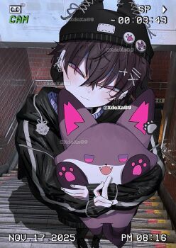 1boy alternate_costume animal_hat artist_name beanie black_hair black_hat black_jacket black_pants brick_wall cat_hat closed_mouth commentary ear_piercing foreshortening hair_between_eyes hair_ornament hairclip hat head_tilt highres holding holding_stuffed_toy hood hooded_jacket jacket long_sleeves male_focus nijisanji on_stairs pants piercing purple_eyes saiki_ittetsu shadow short_hair smile stairs standing stuffed_animal stuffed_toy symbol-only_commentary v virtual_youtuber x_hair_ornament xdoxa89