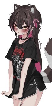 1girl absurdres akarinnndesu alternate_costume animal_ear_fluff animal_ears bandaid bandaid_on_face bandaid_on_leg black_choker black_hair black_shirt black_shorts blush brown_eyes choker colored_inner_hair commentary cowboy_shot dolphin_shorts english_commentary extra_ears hair_between_eyes hair_ribbon highres indie_virtual_youtuber long_hair looking_at_viewer multicolored_hair pink_hair pink_ribbon print_shirt raccoon_ears raccoon_girl raccoon_tail raki_kazuki ribbon shirt shirt_tug short_sleeves shorts simple_background solo standing striped_tail t-shirt tail virtual_youtuber white_background