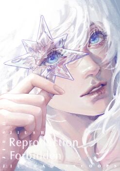 1boy 9scoops absurdres adventurer_(ff14) artist_name bishounen blue_eyes chinese_commentary close-up commentary_request eight-pointed_star final_fantasy final_fantasy_xiv highres holding holding_star looking_at_viewer male_focus parted_lips portrait red_lips solo star_(symbol) themis_(ff14) warrior_of_light_(ff14) watermark white_hair