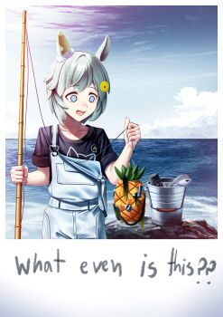 1girl absurdres animal_ears black_shirt blue_eyes blue_overalls blue_sky bucket bucket_of_water casual cloud commentary denim denim_overalls ear_covers english_commentary english_text fish fishing fishing_rod flower food fruit grey_hair hair_flower hair_ornament hairclip highres holding holding_fishing_rod horse_ears horse_girl manjo_(warito) ocean open_mouth outdoors overalls patrick_star pineapple sacabambaspis seiun_sky_(casual)_(umamusume) seiun_sky_(umamusume) shirt short_hair short_sleeves single_ear_cover sky spongebob_squarepants_(series) sunflower sunflower_hair_ornament suspenders suspenders_slip umamusume water