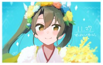 1girl blue_sky blush border brown_eyes dated double-parted_bangs green_hair hair_between_eyes head_wreath highres japanese_clothes kantai_collection kimono long_hair looking_at_viewer ma_rukan outdoors sidelocks signature sky smile solo sparkle translation_request twintails upper_body white_border white_kimono zuikaku_(kancolle)