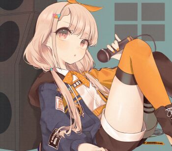 1girl :o asymmetrical_bangs asymmetrical_legwear belt black_boots black_shorts black_thighhighs blue_jacket boots bow bow_hairband bowtie brown_eyes brown_hair commentary_request green_background hair_ornament hair_ribbon hairband highres hisakawa_nagi holding holding_microphone hood hood_down hooded_jacket idolmaster idolmaster_cinderella_girls idolmaster_cinderella_girls_starlight_stage jacket knees_up leaning_back long_hair long_sleeves looking_at_viewer low_twintails microphone mismatched_legwear multicolored_jacket nail_polish open_clothes open_jacket parted_lips ribbon shirt short_shorts shorts sitting solo speaker thighhighs triangle_hair_ornament tsuchi_(sh_spica1) twintails two-tone_jacket unzipped white_shirt yellow_belt yellow_bow yellow_bowtie yellow_hairband yellow_jacket yellow_nails yellow_ribbon yellow_thighhighs zipper