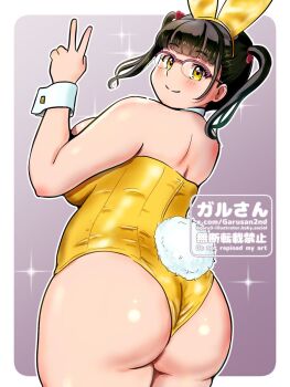 1girl animal_ear_hairband animal_ears ass bacj black_hair blunt_bangs breasts detached_collar fake_animal_ears from_behind glasses gold_leotard hair_ornament hairband heart heart_hair_ornament huge_ass kenken28937178 large_breasts leotard looking_back medium_hair nikuko_(galko) oshiete!_galko-chan over-rim_eyewear pink-framed_eyewear playboy_bunny plump purple_background rabbit_ear_hairband rabbit_ears rabbit_tail semi-rimless_eyewear smile solo standing twintails v watermark wrist_cuffs yellow_eyes yellow_hairband yellow_leotard