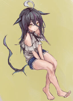 1girl ahoge animal_ears barefoot black_hair blush closed_mouth clothing_cutout denim denim_shorts earrings full_body hair_between_eyes horse_ears horse_girl horse_tail jewelry long_bangs long_hair long_hair_between_eyes looking_at_viewer manhattan_cafe_(umamusume) multicolored_hair shirt shorts shoulder_cutout simple_background single_earring smile solo tail umamusume white_hair white_shirt yanagi_wakana yellow_eyes