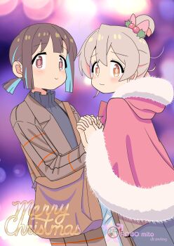 2girls absurdres ahoge artist_name bag black_shirt blue_hair blurry bokeh brown_coat brown_eyes brown_hair coat commentary cowboy_shot depth_of_field fur_trim grey_hair hair_between_eyes hair_bun hair_ornament hair_up highres holding_hands holly_hair_ornament hozuki_momiji interlocked_fingers light_blush long_sleeves looking_at_viewer male-female_symbol merry_christmas multicolored_hair multiple_girls onii-chan_wa_oshimai! oyama_mahiro pink_hair ponytail robomito shirt short_hair short_ponytail shoulder_bag smile two-tone_hair