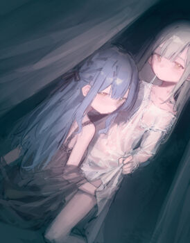 2girls absurdres bang_dream! bang_dream!_it's_mygo!!!!! black_nightgown chinese_commentary commentary_request green_hair hair_ribbon highres kneeling long_hair looking_at_viewer mokacoat mouth_hold multiple_girls nightgown ribbon ribbon_in_mouth sidelocks togawa_sakiko wakaba_mutsumi white_nightgown yellow_eyes yuri