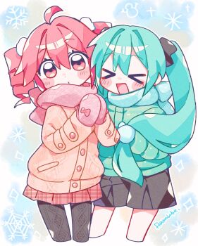 >_< 2girls :d :o ahoge aqua_hair black_ribbon black_shorts blue_scarf bow brown_cardigan cardigan closed_eyes commentary cropped_legs dot_nose double-parted_bangs drill_hair green_jacket hair_between_eyes hair_intakes hair_ribbon hatsune_miku highres jacket kasane_teto long_hair long_sleeves looking_at_viewer miniskirt mittens multiple_girls open_mouth outline own_hands_together palms_together pantyhose pink_mittens pink_scarf plaid_clothes plaid_skirt pleated_skirt red_bow red_eyes red_hair red_skirt ribbon scarf short_hair shorts signature skirt smile sparkle symbol-only_commentary twin_drills twintails unmoving_pattern utau very_long_hair vocaloid white_outline winter_clothes xd yuusuke-kun