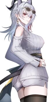 1girl absurdres bare_shoulders black_horns black_tail black_thighhighs breasts closed_mouth clothing_cutout commentary cowboy_shot curled_horns demon_tail dress earrings eyewear_on_head from_side grey_dress grey_hair grey_shorts hair_between_eyes hand_on_own_hip highres horns jewelry large_breasts long_hair looking_at_viewer looking_to_the_side mole mole_under_eye multicolored_hair official_alternate_costume red_eyes shorts shoulder_cutout simple_background smile solo streaked_hair sunglasses sweater sweater_dress tail thighhighs thighs white_background wuthering_waves zani_(downtown_repose)_(wuthering_waves) zani_(wuthering_waves) zinuzinuman2