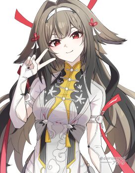 1girl absurdres adapted_costume asiri_senpai breasts brown_hair chinese_clothes closed_mouth commentary dress fingernails gradient_hair hair_flaps hair_intakes hair_ornament hairband hand_up highres long_hair looking_at_viewer medium_breasts multicolored_hair red_eyes red_pupils simple_background smile solo twitter_username upper_body v very_long_hair white_background white_dress white_hairband ye_shunguang zenless_zone_zero