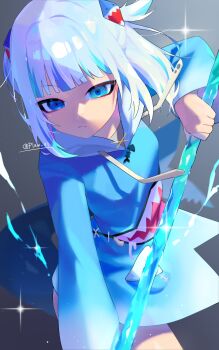 1girl absurdres aqua_eyes blue_eyes blue_hair blue_hoodie blue_tail blunt_bangs closed_mouth cowboy_shot fins fish_tail from_above frown gawr_gura gawr_gura_(1st_costume) grey_background grey_shirt hair_ornament heterochromia highres holding hololive hololive_english hood hood_down hoodie light_particles long_hoodie long_sleeves medium_hair multicolored_hair n._(plaw_01) shark_tail shirt sidelighting simple_background solo sparkle streaked_hair tail tsurime two-tone_hair two_side_up v-shaped_eyebrows virtual_youtuber white_hair white_hood