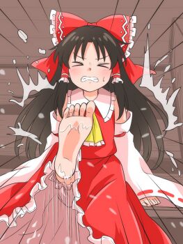 >_< 1girl ascot barefoot bloomers bow brown_hair closed_eyes commentary_request detached_sleeves frilled_bow frilled_hair_tubes frilled_skirt frills hair_bow hair_tubes hakurei_reimu highres long_hair red_bow red_skirt ribbon-trimmed_sleeves ribbon_trim sitting skirt skirt_set soles solo sweatdrop toes touhou underwear very_long_hair water white_bloomers yakousei_no_kame yellow_ascot