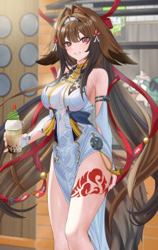 1girl absurdres animal_ear_fluff animal_ears bare_shoulders blurry blurry_background body_markings breasts brown_hair bubble_tea commentary cup disposable_cup drinking_straw fingernails fox_ears fox_girl fox_tail gradient_hair hair_flaps hair_ornament hairband highres holding holding_cup ituka_kanau large_breasts leotard long_hair looking_at_viewer matcha_(food) multicolored_hair nail_polish parted_lips pelvic_curtain red_eyes smile solo tail thighs very_long_hair white_hairband white_leotard ye_shunguang yellow_nails zenless_zone_zero