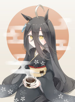 Rule 34 | 1girl, absurdres, ahoge, animal ears, black hair, black kimono, blush, closed mouth, coffee, coffee mug, cup, ear tag, earrings, floral print, floral print kimono, hair between eyes, highres, holding, holding cup, horse ears, horse girl, horse tail, japanese clothes, jewelry, kimono, long bangs, long hair, long hair between eyes, long sleeves, looking at viewer, manhattan cafe (umamusume), mug, multicolored hair, obi, print kimono, re1m1, sash, single earring, smile, solo, steaming cup, tail, umamusume, very long hair, white hair, wide sleeves, yellow eyes