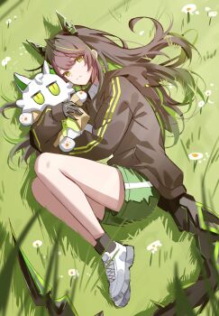 1girl alternate_costume arknights black_hair black_hoodie black_jacket black_socks casual commentary_request day full_body green_eyes green_hair green_shorts hair_between_eyes highres hood hoodie jacket long_hair long_sleeves looking_at_viewer mechanical_tail mon3tr_(arknights) multicolored_hair on_grass outdoors shoes short_shorts shorts sneakers socks solo sparks_summer split_mouth tail thighs track_jacket two-tone_hair white_shoes