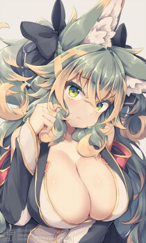 1girl animal_ear_fluff animal_ears black_bow blush bow breasts cleavage closed_mouth collarbone commentary_request crossed_bangs green_eyes green_hair grey_background hair_between_eyes hair_bow kuromiya kuromiya_raika_(kuromiya) large_breasts long_sleeves looking_at_viewer multicolored_hair orange_hair original simple_background solo two-tone_hair upper_body