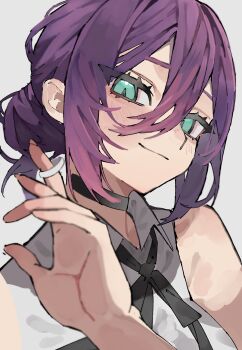 1girl absurdres bare_shoulders black_choker black_ribbon breasts chainsaw_man choker collared_shirt commentary_request green_eyes grenade_pin grey_background hair_between_eyes hair_bun highres light_blush light_smile medium_breasts medium_hair neck_ribbon purple_hair reze_(chainsaw_man) ribbon shirt sleeveless sleeveless_shirt solo updo upper_body walk43049101art white_shirt