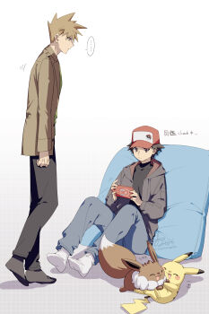2boys 88_(einnimnech) baseball_cap black_hair black_jacket black_pants black_shirt black_socks blue_oak blue_pants blue_socks brown_eyes brown_fur brown_hair brown_jacket closed_eyes closed_mouth commentary_request eevee gen_1_pokemon gen_4_pokemon green_shirt hat highres holding holding_phone jacket male_focus multiple_boys nintendo open_clothes open_jacket open_mouth pants phone pikachu pokemon pokemon_(creature) red_(pokemon) red_hat rotom rotom_phone shirt short_hair smile socks speech_bubble spiked_hair tail