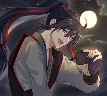 1boy :d ahoge alcohol aslle black_eyes black_hair black_hanfu chinese_clothes cloud commentary_request full_moon grey_eyes grey_shirt hair_between_eyes hair_ribbon hanfu holding holding_jug jug_(bottle) liquor long_hair long_sleeves looking_at_viewer male_focus modao_zushi moon night official_alternate_costume open_mouth outdoors ponytail red_ribbon ribbon shirt sidelocks sky smile solo star_(sky) starry_sky upper_body very_long_hair wei_wuxian wei_wuxian_(yunmeng_clan)
