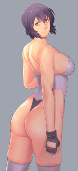 1girl ass back black_gloves cropped_legs curvy fingerless_gloves from_side ghost_in_the_shell ghost_in_the_shell:_stand_alone_complex gloves kusanagi_motoko leotard looking_to_the_side purple_eyes purple_hair shiny_skin short_hair strapless strapless_leotard takasugi_kou thighhighs third-party_source thong_leotard white_leotard wide_hips