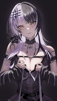 1girl absurdres arm_strap belt black_arm_warmers black_background black_belt black_choker black_dress black_hair black_nails breasts chest_belt choker cleavage closed_mouth dress grey_hair hair_ornament head_tilt highres hololive hololive_english large_breasts long_hair looking_at_viewer multicolored_hair nail_polish pendant_choker shiori_novella simple_background sleeveless sleeveless_dress solo split-color_hair striped_arm_warmers two-tone_hair upper_body virtual_youtuber yellow_eyes yorick_(shiori_novella) zen1zen3