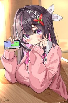 1girl absurdres alternate_costume azki_(hololive) black_hair bow cardigan closed_mouth colored_inner_hair hair_bow head_rest highres holding holding_phone hololive inokeiwd long_hair looking_at_viewer mole mole_under_eye multicolored_hair nail_polish phone pink_cardigan pink_hair pink_nails purple_eyes smile solo streaked_hair virtual_youtuber vocaloid white_bow zako_(vocaloid)