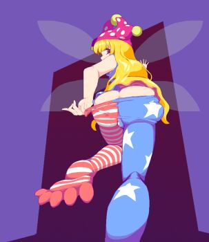 1girl american_flag_legwear ass blonde_hair blue_background butt_crack clownpiece commentary_request feet from_behind hat highres jester_cap long_hair looking_at_viewer looking_back polka_dot_headwear purple_hat red_eyes solo touhou wings yado_taityou