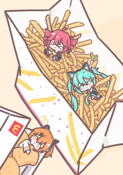 >_< 3girls a.i._voice absurdres adachi_rei ahoge animal_ears aqua_eyes aqua_hair aqua_necktie cat_ears chibi chibi_only chicken_nuggets closed_eyes closed_mouth cott_(cott_5) drill_hair food food_in_hair french_fries hatsune_miku highres in_food jacket kasane_teto kasane_teto_(utau) long_hair long_sleeves looking_at_viewer mcdonald's mini_person minigirl multiple_girls necktie open_mouth orange_eyes orange_hair red_hair spring_onion twin_drills twintails utau vocaloid white_jacket