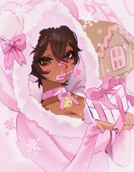 1girl aegyo_sal animal_ear_hood animal_ears artist_name bandaid bandaid_on_face bandaid_on_nose bear_ears bell belt_collar bow bow_choker box breasts brown_eyes brown_hair candy candy_cane choker chromatic_aberration cleavage collar commentary dark-skinned_female dark_skin double-parted_bangs drawn_heart dutch_angle english_commentary eyelashes face_piercing fake_animal_ears flipped_sidelocks food freckles fur-trimmed_shirt fur_trim gift gift_box gingerbread_house halftone highres holding holding_gift hood hood_bow hooded_shirt jingle_bell labret_piercing large_breasts long_sleeves looking_at_viewer mouth_hold neck_bell noisykoala original piercing pink_background pink_bow pink_collar pink_lips pink_nails pink_theme pixie_cut polka_dot polka_dot_background rika_(noisykoala) shirt short_hair sketch sketch_background snowflakes sparkle thick_lips tight_clothes tight_shirt upper_body