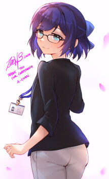 1girl 2024 a-chan_(1st_costume)_(hololive) a-chan_(hololive) absurdres black-framed_eyewear black_shirt blue_bow blue_eyes blue_hair bow character_name closed_mouth commentary_request glasses grey_pants hair_bow highres hololive id_card lanyard looking_at_viewer looking_back pants partial_commentary shirt signature smile solo thank_you virtual_graduation_commemoration virtual_youtuber zee_n3