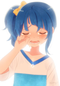 1girl artist_name blue_hair blue_shirt bow casual closed_eyes commentary crying cut_bangs facing_viewer frown hair_bow hirogaru_sky!_precure kyanos_(b_0000ff) medium_hair open_mouth precure shirt short_sleeves side_ponytail signature single_sidelock solo sora_harewataru t-shirt tears two-tone_shirt upper_body white_shirt yellow_bow