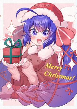 1girl absurdres ahoge asteroid_stella blush bow braid cropped_torso fang fur-trimmed_headwear fur_trim gift hair_between_eyes hair_bow hat highres holding holding_gift looking_at_viewer merry_christmas open_mouth otomachi_una pom_pom_(clothes) purple_eyes purple_hair red_bow red_hat santa_hat solo sparkle tongue vocaloid