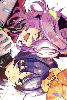 1other 2boys absurdres arakavi_(genshin_impact) black_shirt blunt_ends bow closed_eyes closed_mouth collared_jacket colored_skin commentary_request confetti creature crossed_bangs dragon_boy dragon_horns durin_(genshin_impact) eyeshadow genshin_impact gloves hair_between_eyes half-closed_eyes han'eri hands_on_another's_shoulders hands_up happy hat highres horns jacket looking_at_another looking_down makeup male_focus mandarin_collar multiple_boys open_clothes open_mouth open_vest orange_bow orange_hat purple_eyes purple_hair red_eyeshadow scaramouche_(genshin_impact) shirt short_hair simple_background smile tamadon_(tamadonoekaki) teeth upper_body vest wanderer_(genshin_impact) white_background white_gloves white_jacket white_vest yellow_skin